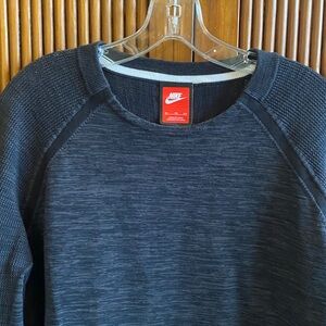 Nike Men’s Long Sleeved Pullover